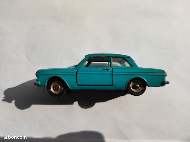 Dinky Toys 538 - Ford Taunus 12 M - 1/43e - Meccano France - Orange - Achat 1979 - TBE
