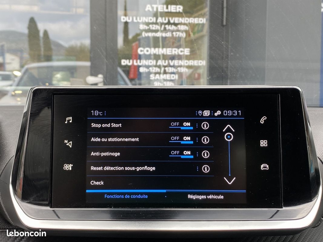 Peugeot 2008 (2) BLUEHDI 110 ALLURE (image 10)