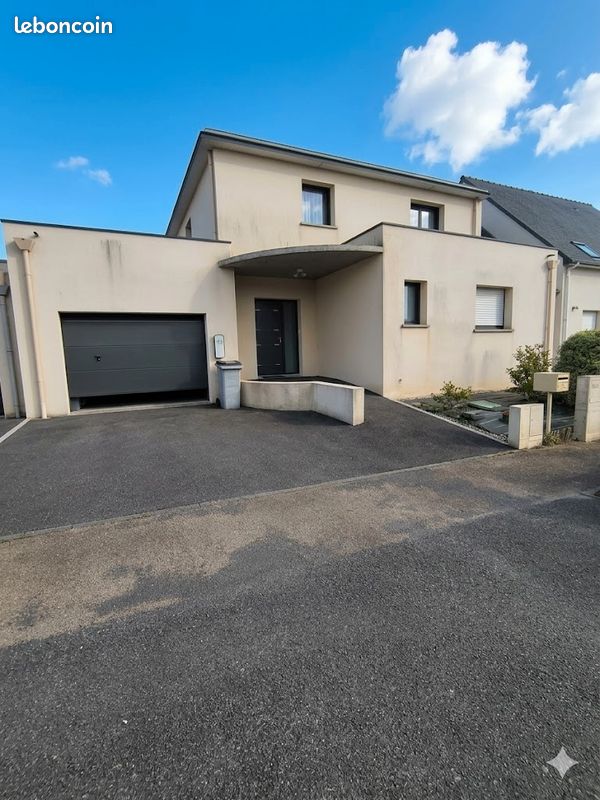 Maison 5 pièces 153 m² · à Bourgbarré · 153 m² · 382 000 €