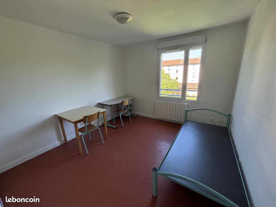 Appartement 1 pièce 20 m² · à Ambérieu-en-Bugey · 20 m² · 325 €