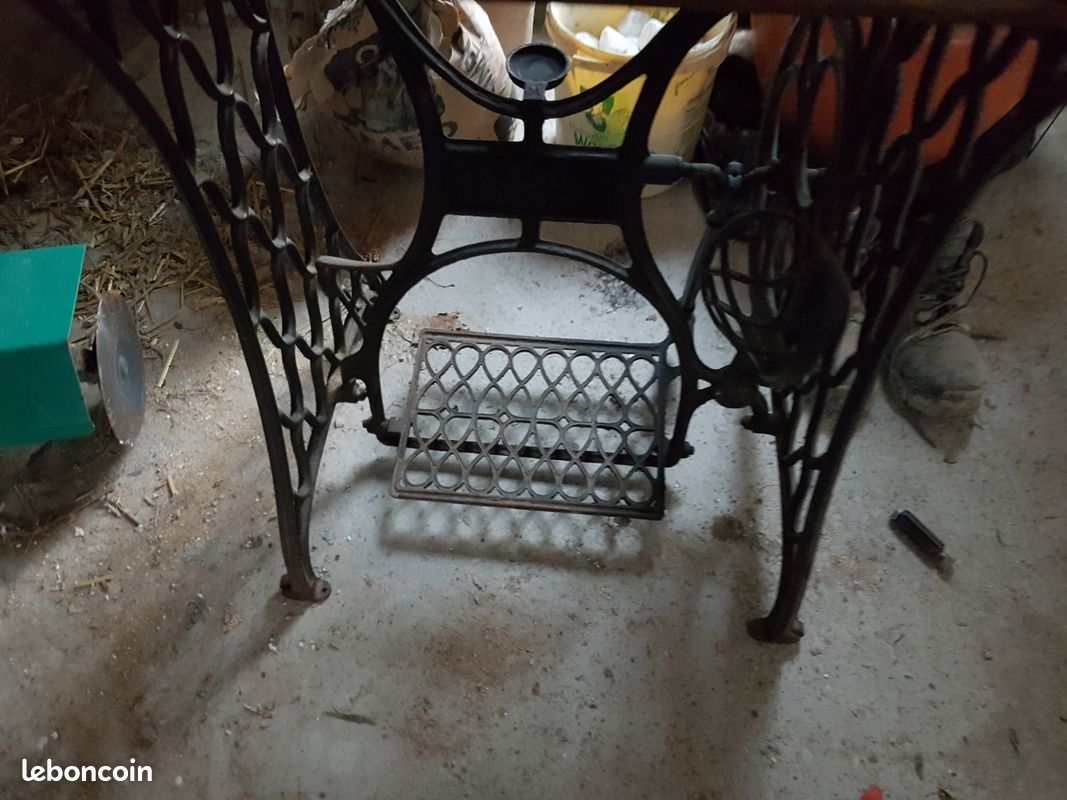 Encienne machine à coudre (image 1)