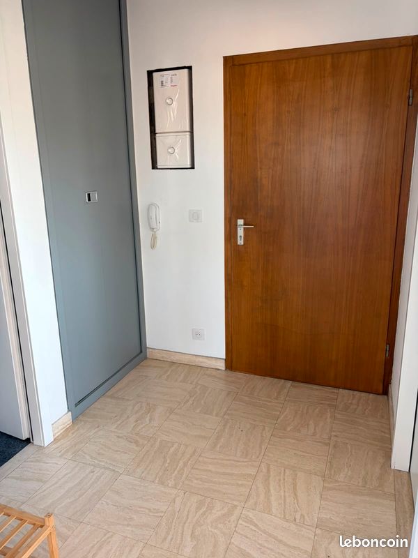 Appartement 3 pièces 87 m² · à Saint-Louis · 87 m² · 1 400 €/mois