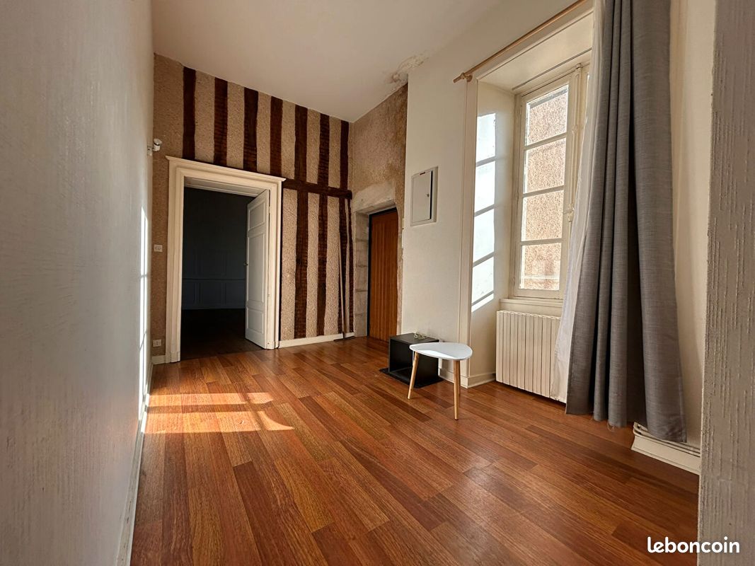 Appartement 4 pièces 126 m² · à Poitiers · 126 m² · 850 €/mois