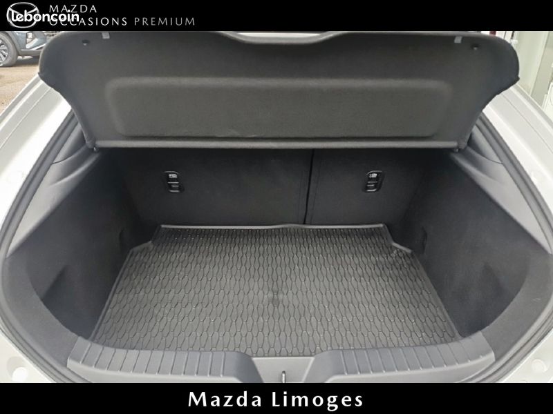 Mazda Mazda 3 2.0 e-SKYACTIV-G M-Hybrid 150ch Exclusive Line 2024 (image 10)