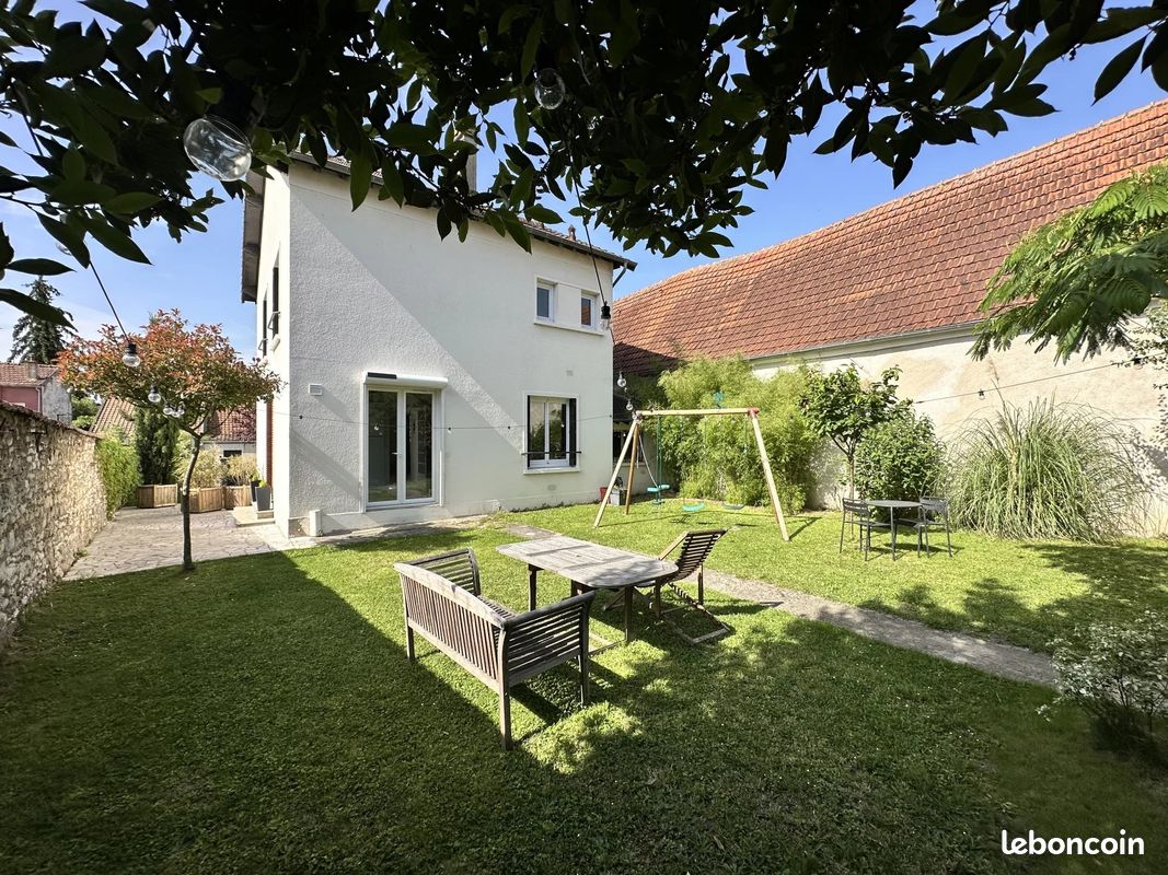 Maison 5 pièces 102 m² · à Attainville · 102 m² · 354 000 €