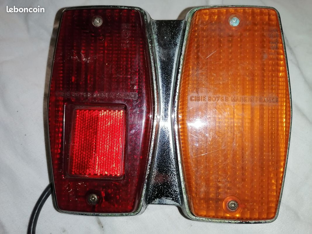 Feux arrière PEUGEOT 304 (image 2)
