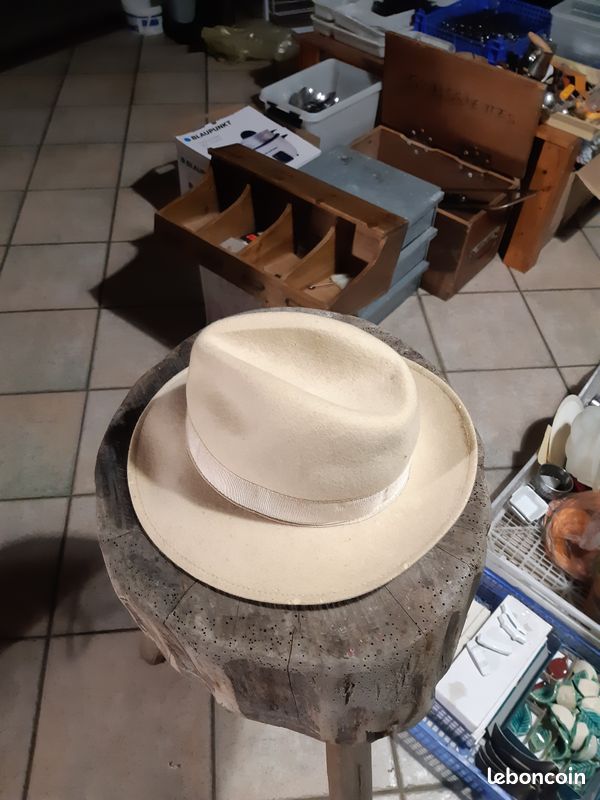 Chapeau de feutre blanc (image 1)