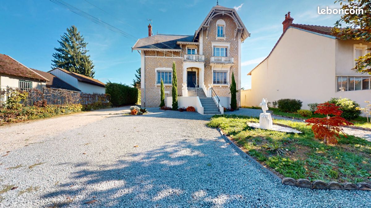 Appartement 3 pièces 142 m² · à Louhans · 142 m² · 170 000 €
