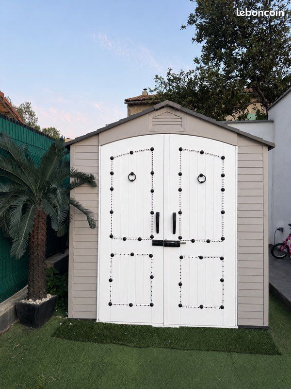 Cabanon équiper de rangement (image 1)
