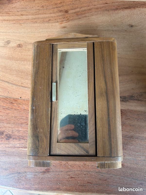Ancienne Chambre à Coucher De Poupée En Bois (pitchpin ?) – 4 Pièces