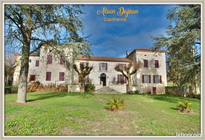 Maison 8 pièces 385 m²