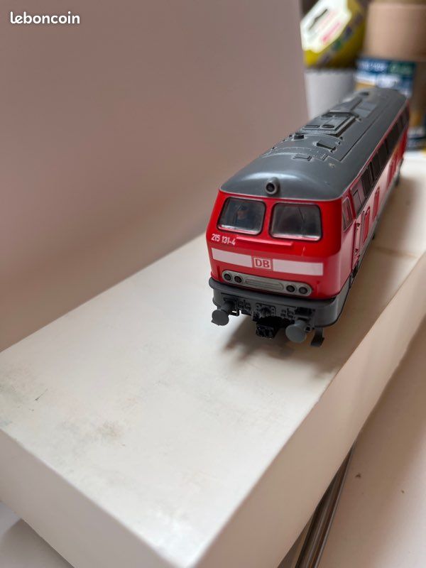 carrosserie de locomotive BB 215-033-2 de la DB de marque ROCO lire l' annonce