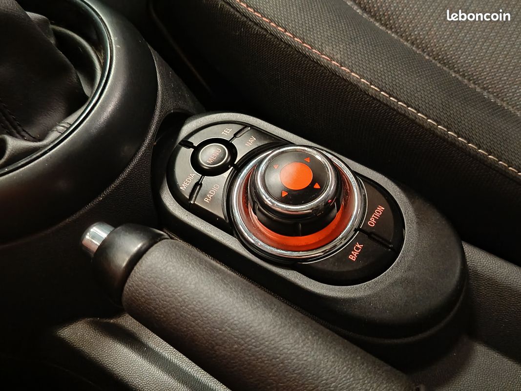 Mini 102 ch boite auto 5 portes sur-équipée ur-équipée (image 15)