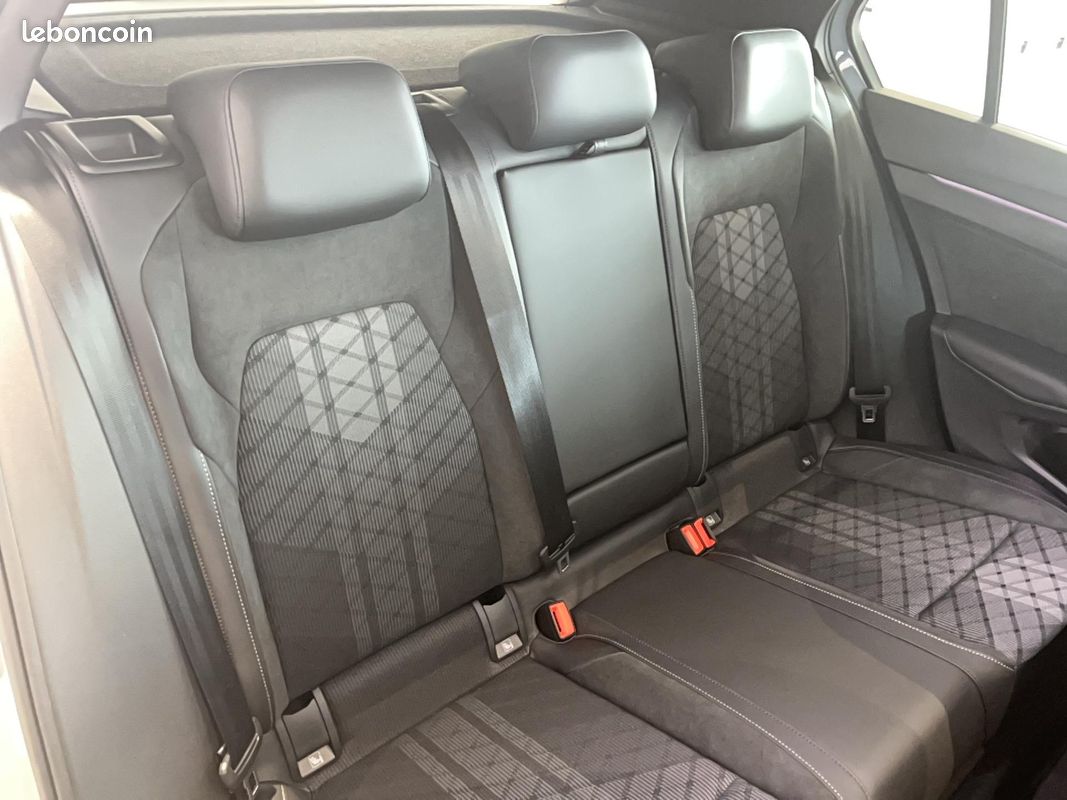 VOLKSWAGEN Golf 1.5 eTSI EVO2 150 DSG7 R-Line Edition (image 25)