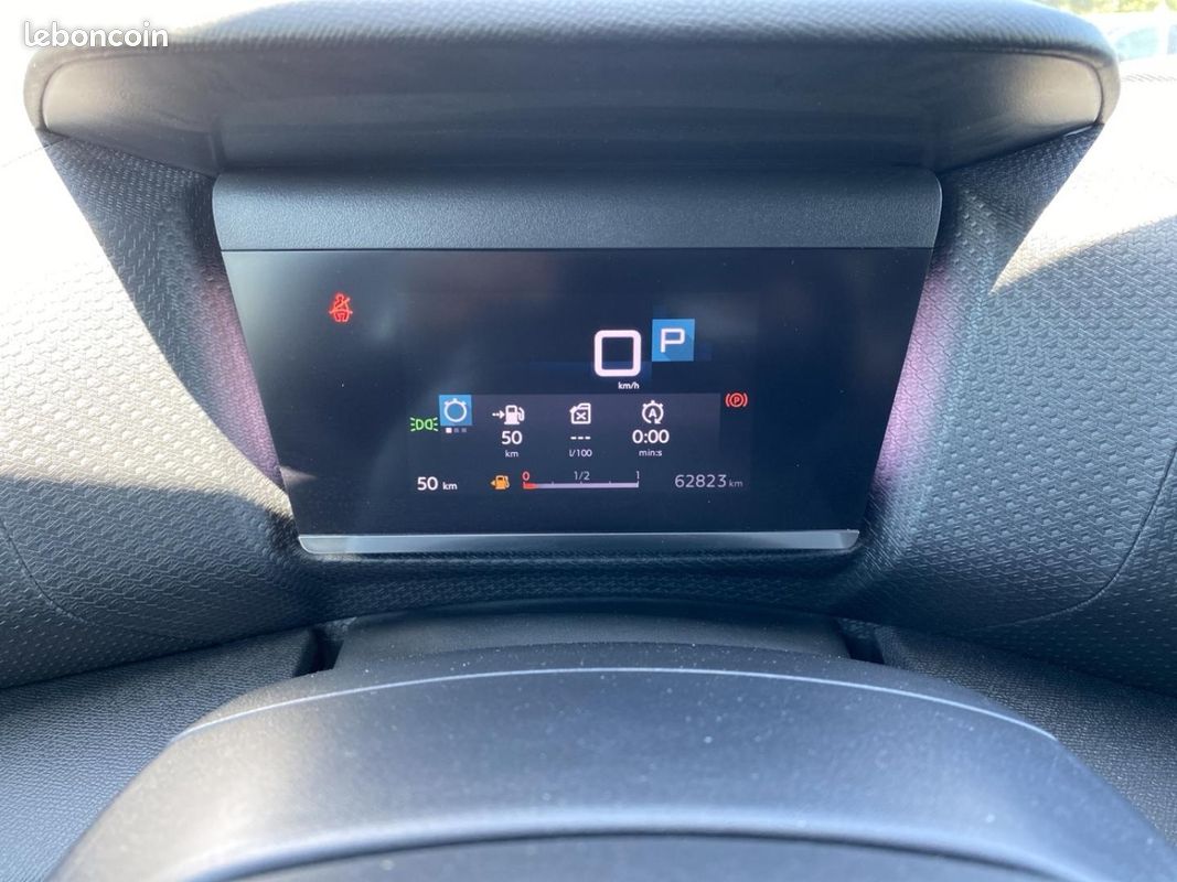 Citroen C4 PureTech 155 Shine EAT8 + attelage (image 13)