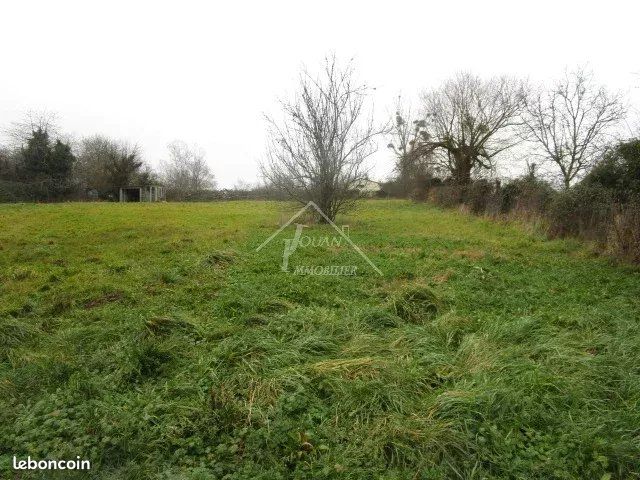 Terrain 2713 m² · à Varennes-sur-Allier · 2 713 m² · 18 000 €