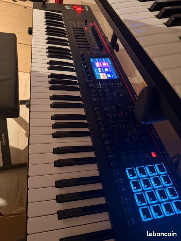 Roland Fantom 07 (image 2)