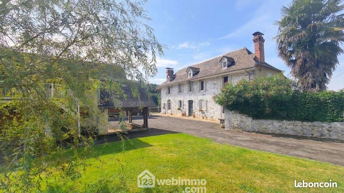 Maison 9 pièces 298 m² · à Asson · 298 m² · 343 000 €