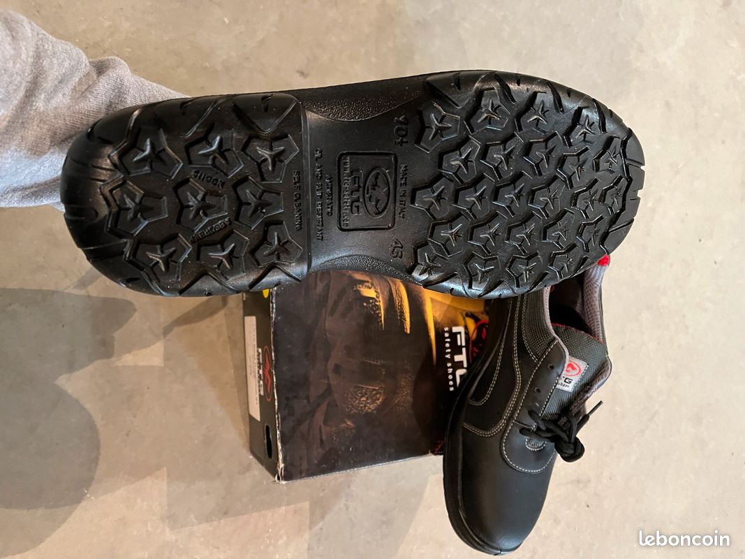 Chaussures de sécurité FTG neuves T45 (image 3)