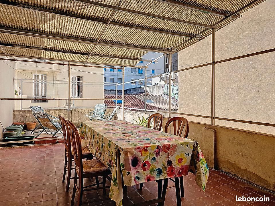 Maison 5 pièces 141 m² · à Marseille · 141 m² · 385 000 €