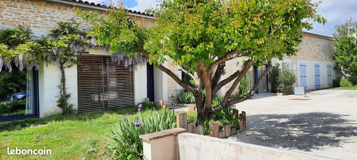 Maison 6 pièces 240 m² · à Écoyeux · 240 m² · 445 000 €