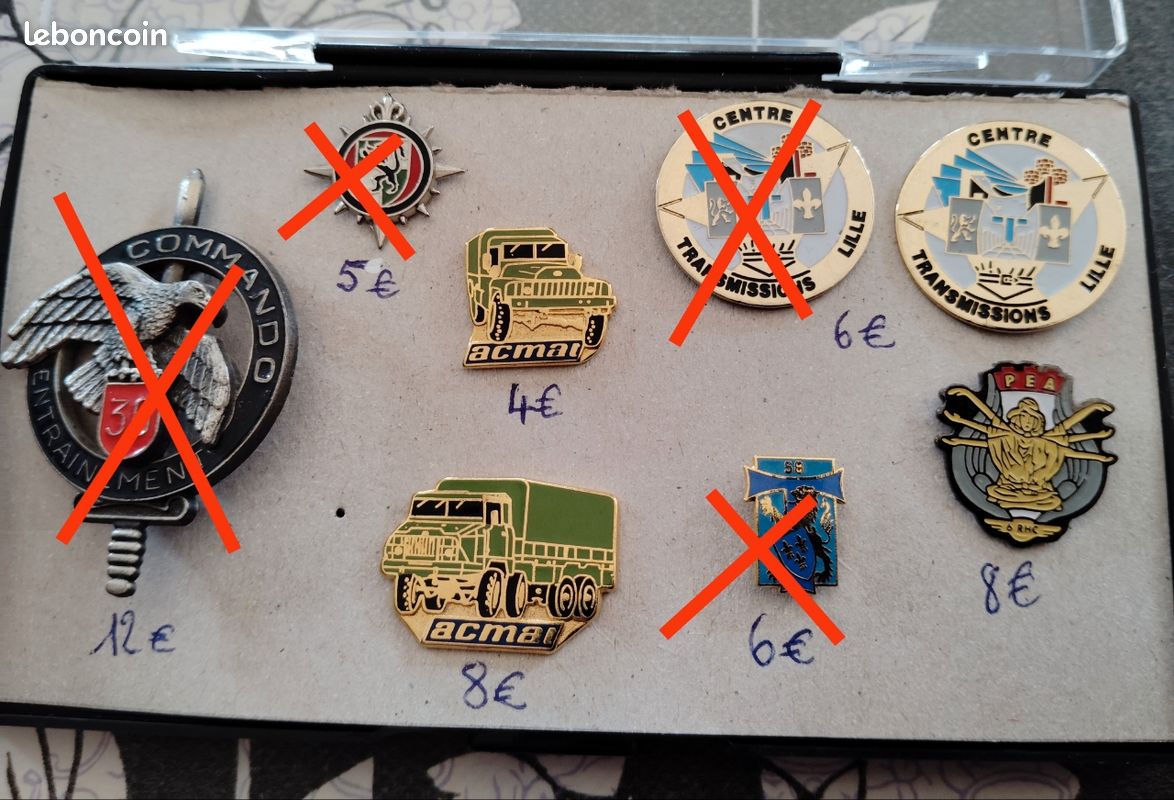 Pin's armée / camion militaire ACMAT (doré signé Pichard