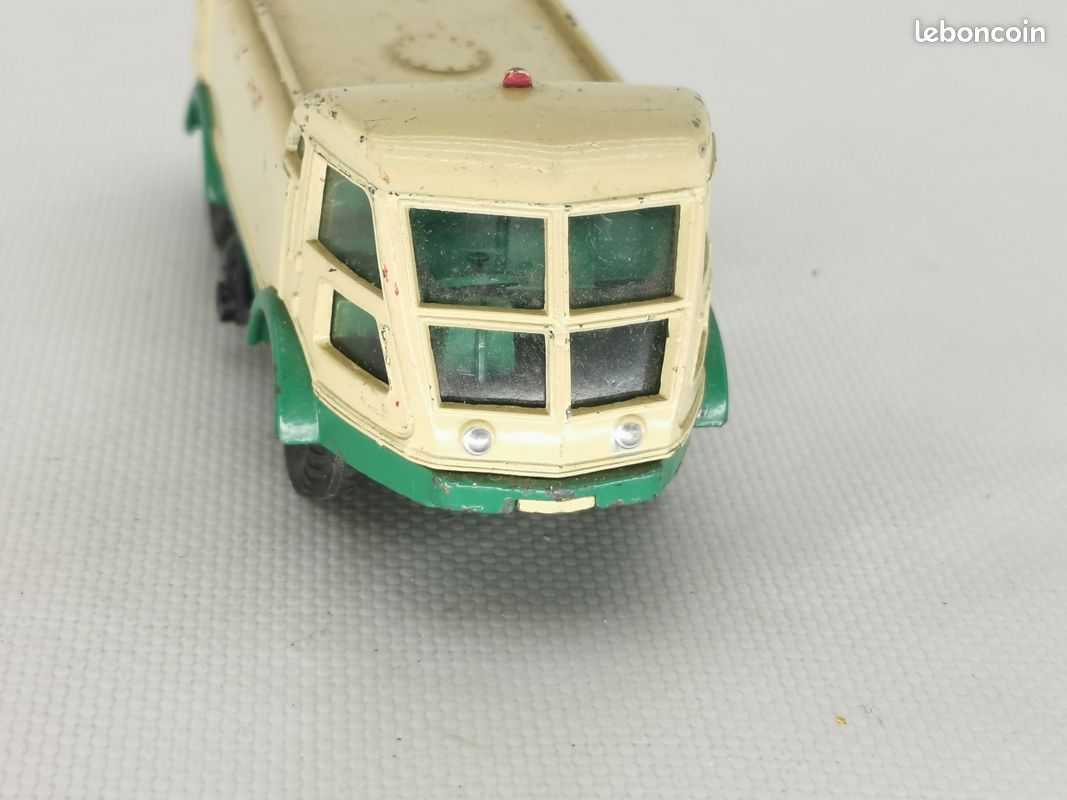 Dinky toys France, balayeuse, arroseuse LMV réf 596, en