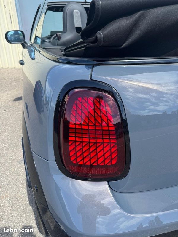 Mini COOPER CABRIO S 204CH JCW DKG7 (image 23)