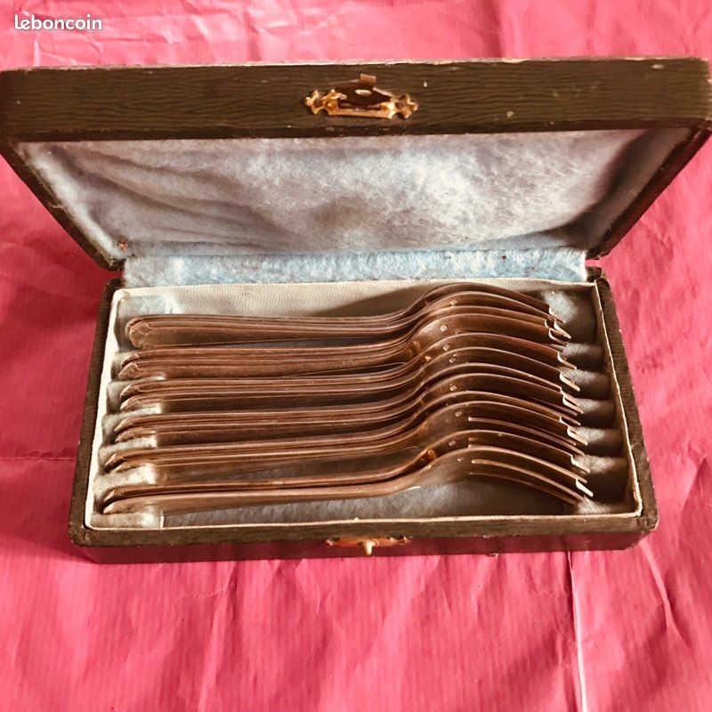Douze Petites fourchettes en argent (image 3)
