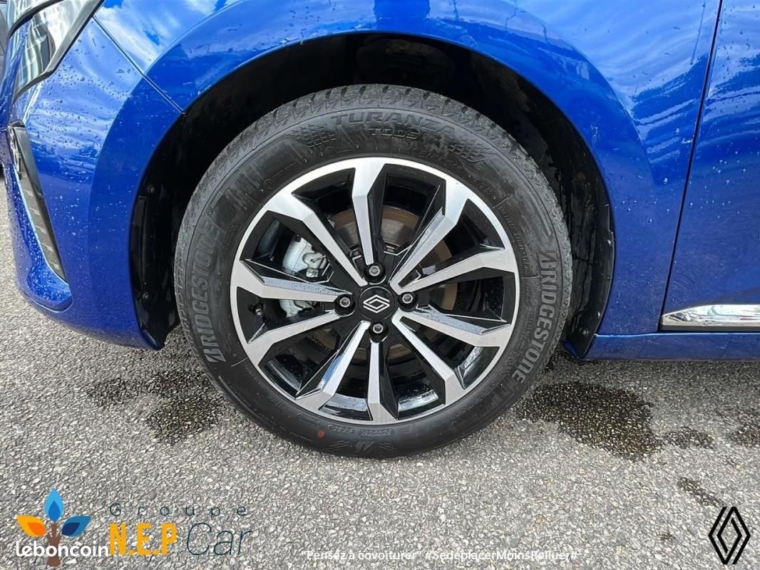 Renault Clio TECHNO FULL HYBRID E-TECH 145 CH-24 (image 11)