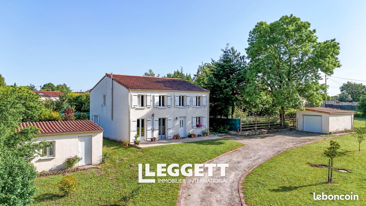 Maison 6 pièces 179 m² · à Varaize · 179 m² · 220 000 €