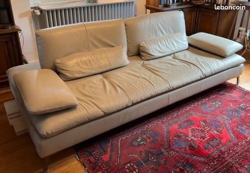 Canapé 3 places ROCHE BOBOIS modèle ST ANDREW en cuir cerise | €850