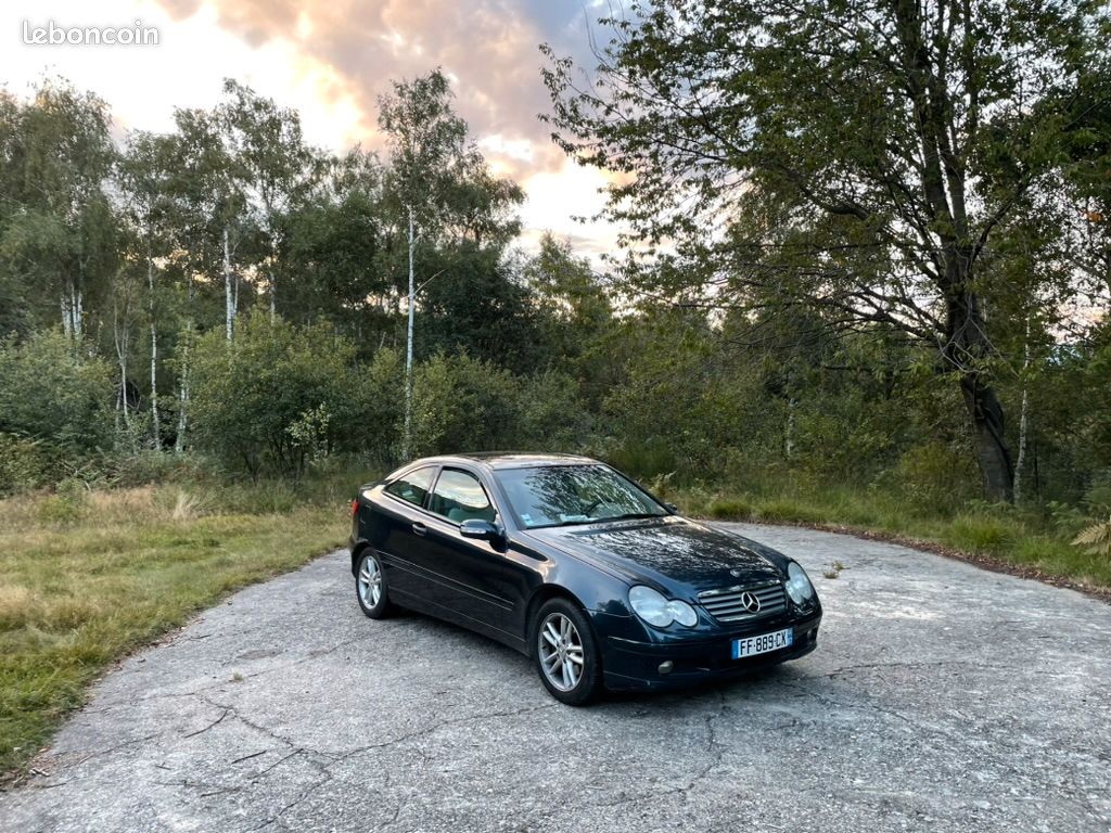 Mercedes C180 Kompressor coupé – boîte 6 – factures (image 1)