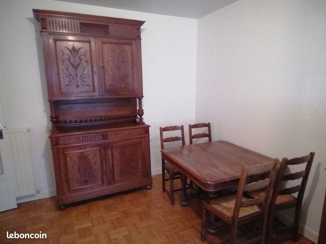 Table & Chaises (image 7)