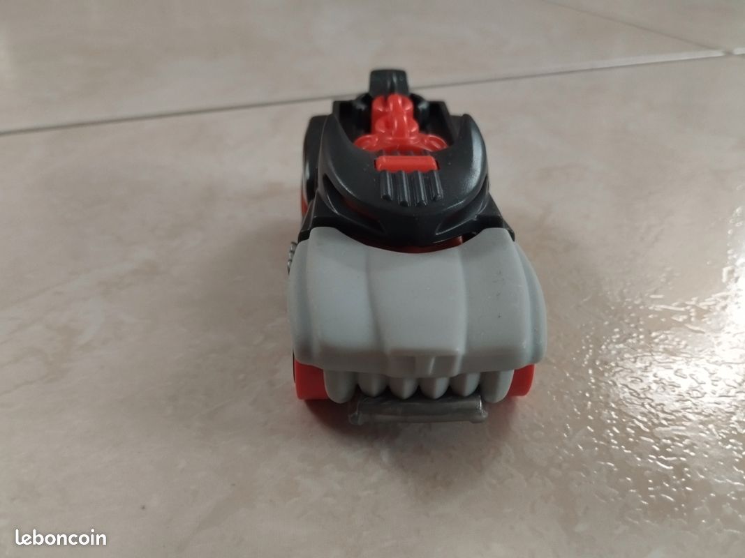 Vend voiture kinder (image 4)