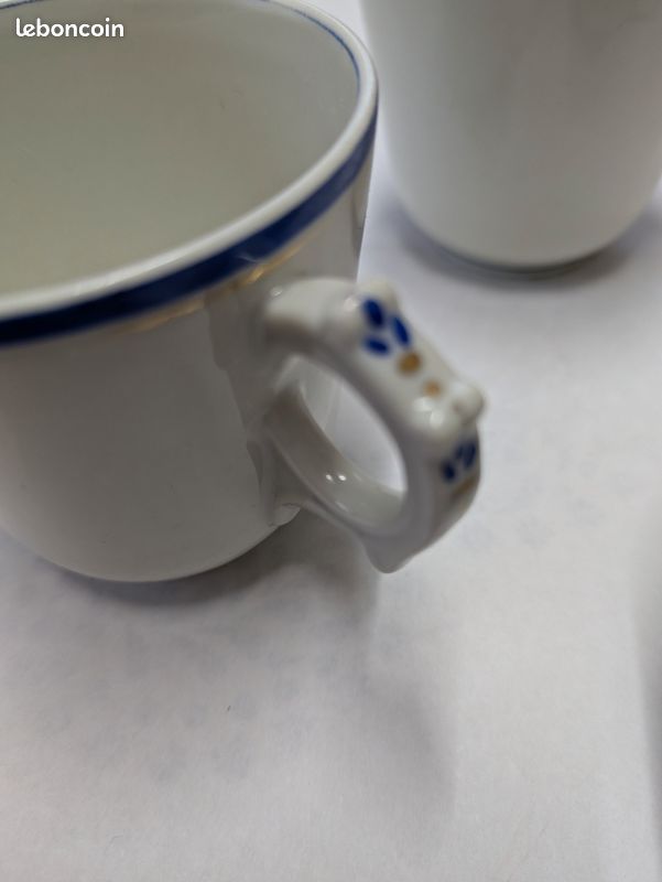 Lot 3 jolies tasses porcelaine vintage signées Gda (image 2)