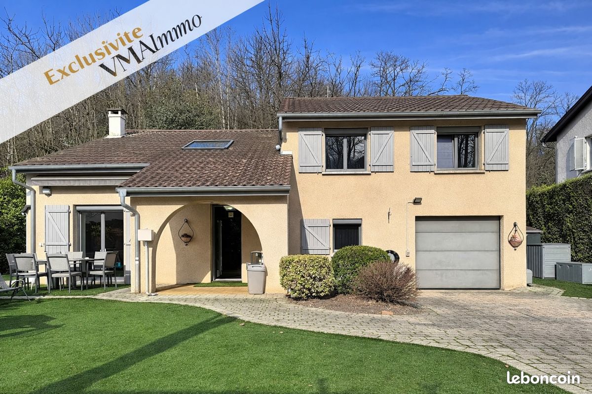 Maison 5 pièces 131 m² · à Lissieu · 131 m² · 549 000 €