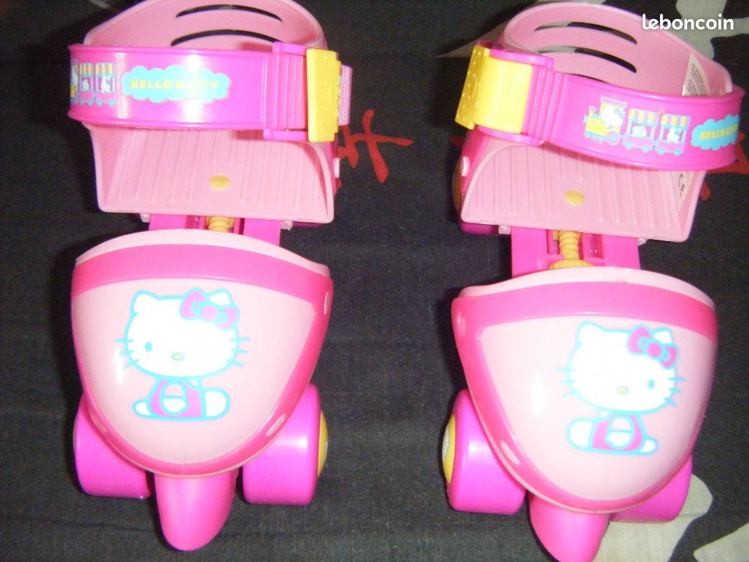 2 Paires De Patins a Roulettes En Métal / Jouets Anciens Vintages /B5678