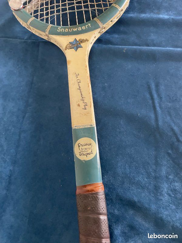 Ancienne raquette de tennis en bois Snauwaert Caravelle