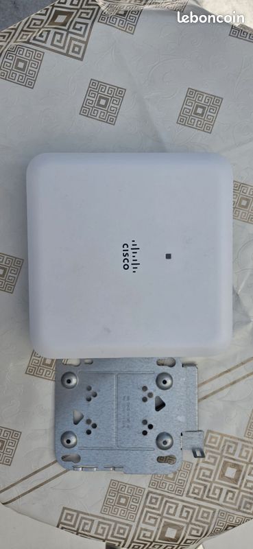 Pack Wi-Fi Pro Cisco 1832i - Complet (Alim + Support Mural) (image 3)