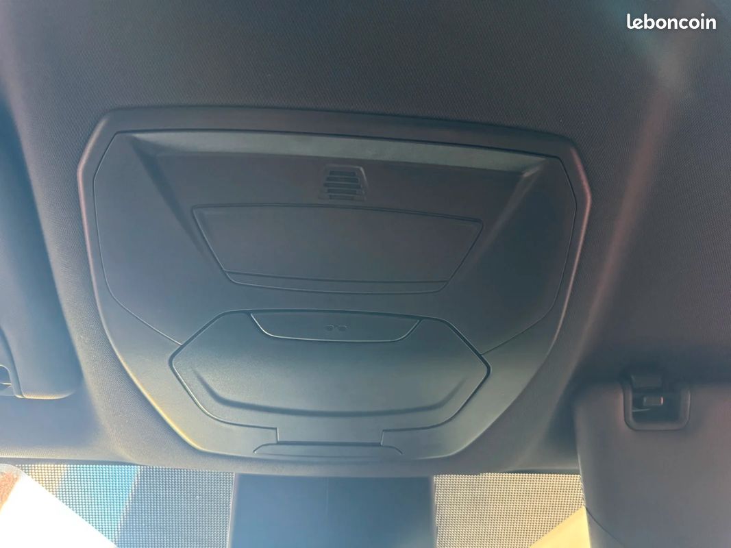 FORD KUGA 2.0 TDCi 180cv 4x4 Powershift ST-Line / CarPlay / Hayon Électrique / Caméra de Recul (image 45)