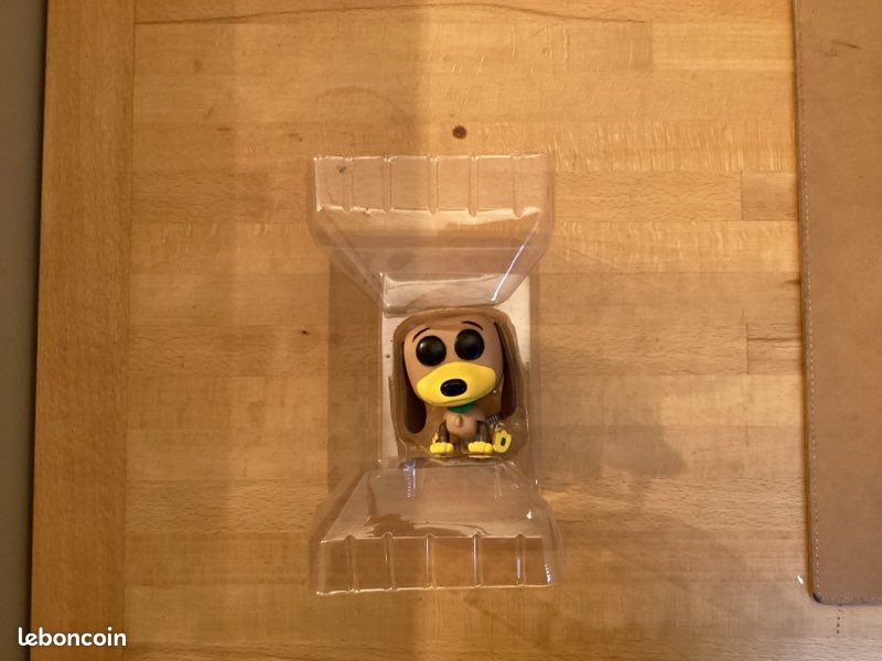 Disney Toy Funko Pop Toy Story Slinky Dog Pop! Keychain Slinky Dog