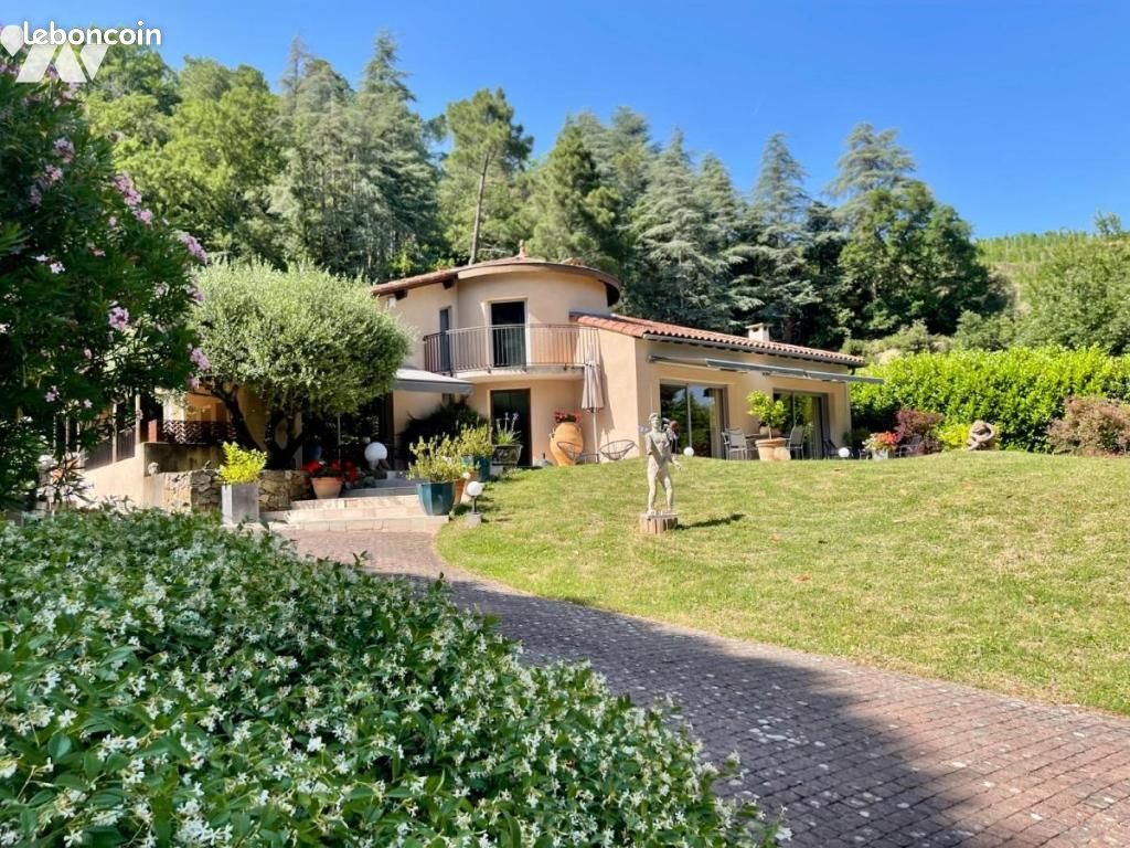 Maison 6 pièces 200 m² · à Saint-Jean-de-Muzols · 200 m² · 690 000 €