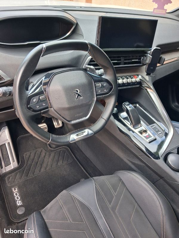 3008 PEUGEOT Hybrid- 225 -BV e-EAT8 II GT Pack PHASE 2 année 2022 94639 kms (image 3)