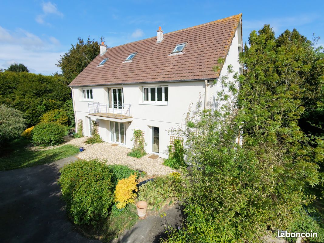 Maison 9 pièces 235 m² · à Varaville · 235 m² · 449 000 €