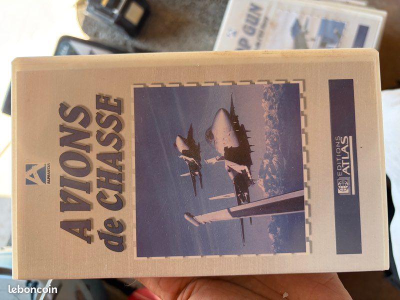 Avion de chasse en vhs (image 1)