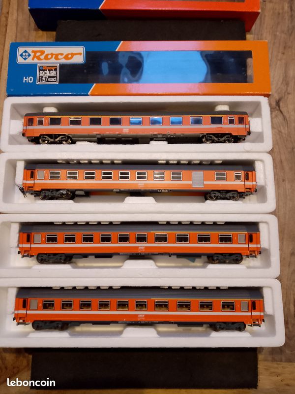 Modélisme Ferroviaire HO Wagon Corail Roco A10rtu - Échelle HO 1/87 - Éclairage Intérieur - 40420 Maquette Train Français