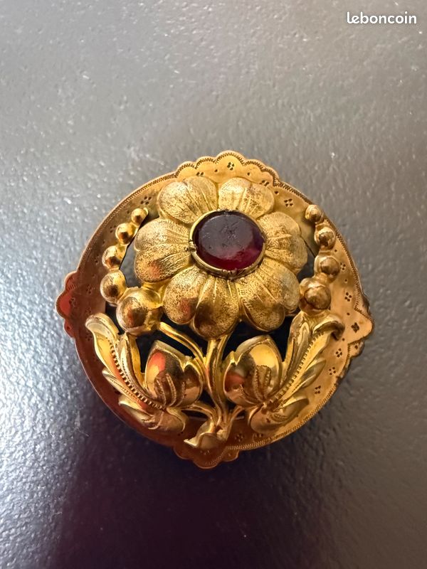 Broche Florale Plaquée Or – Poinçonnée – Occasion – Bijou Vintage Délicat