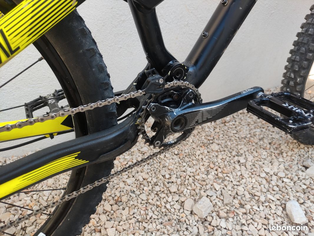 VTT enduro Commencal meta v4 L (image 10)