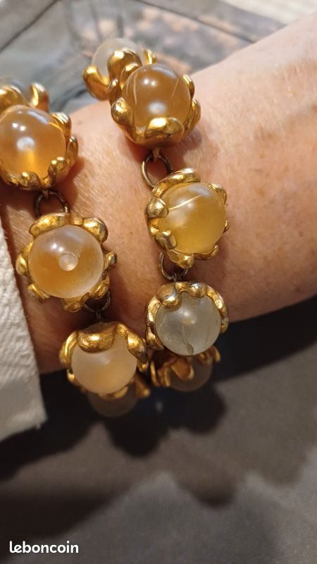 Collier Vintage Biche - Métal Doré Et Fausses Perles - Occasion Créateur